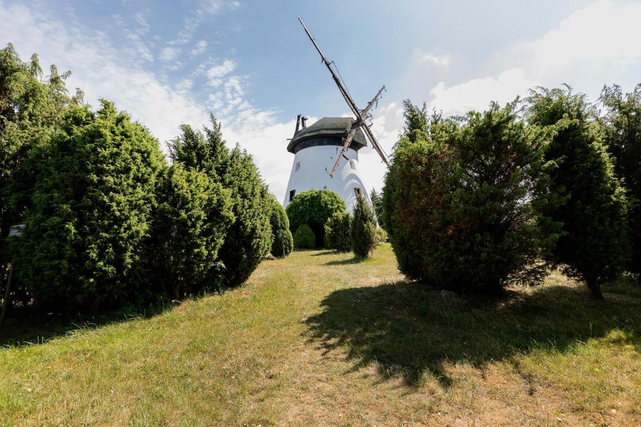 Windmill vacation home in Ledzin near Baltic Sea Niechorze Esterno foto
