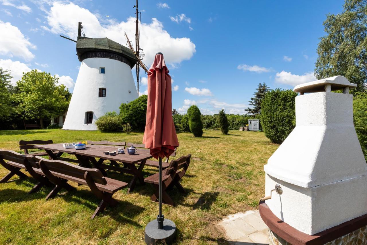 Windmill vacation home in Ledzin near Baltic Sea Niechorze Esterno foto