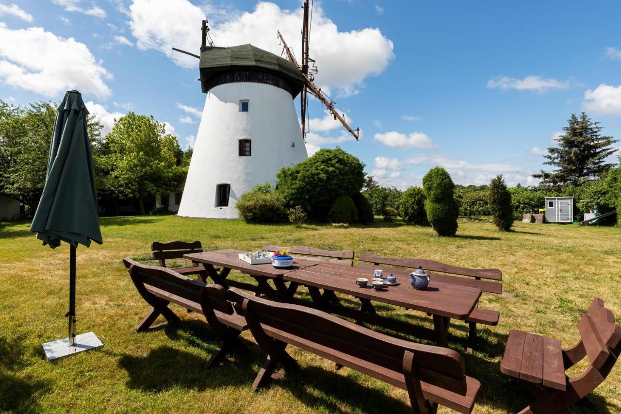 Windmill vacation home in Ledzin near Baltic Sea Niechorze Esterno foto