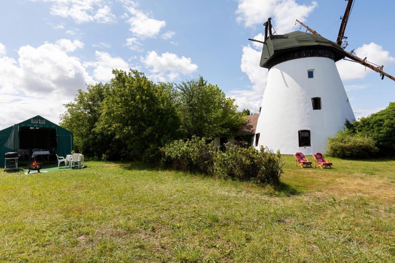 Windmill vacation home in Ledzin near Baltic Sea Niechorze Esterno foto