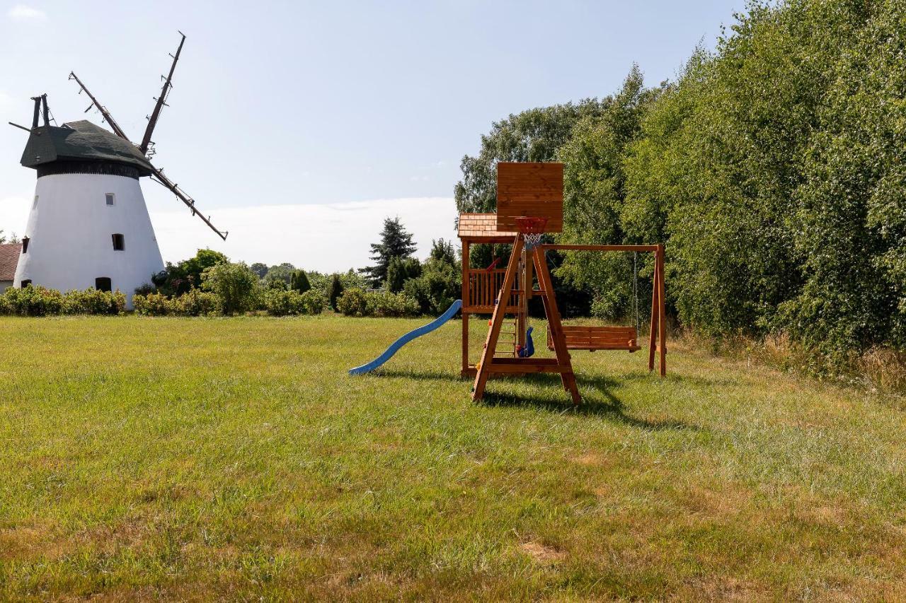 Windmill vacation home in Ledzin near Baltic Sea Niechorze Esterno foto